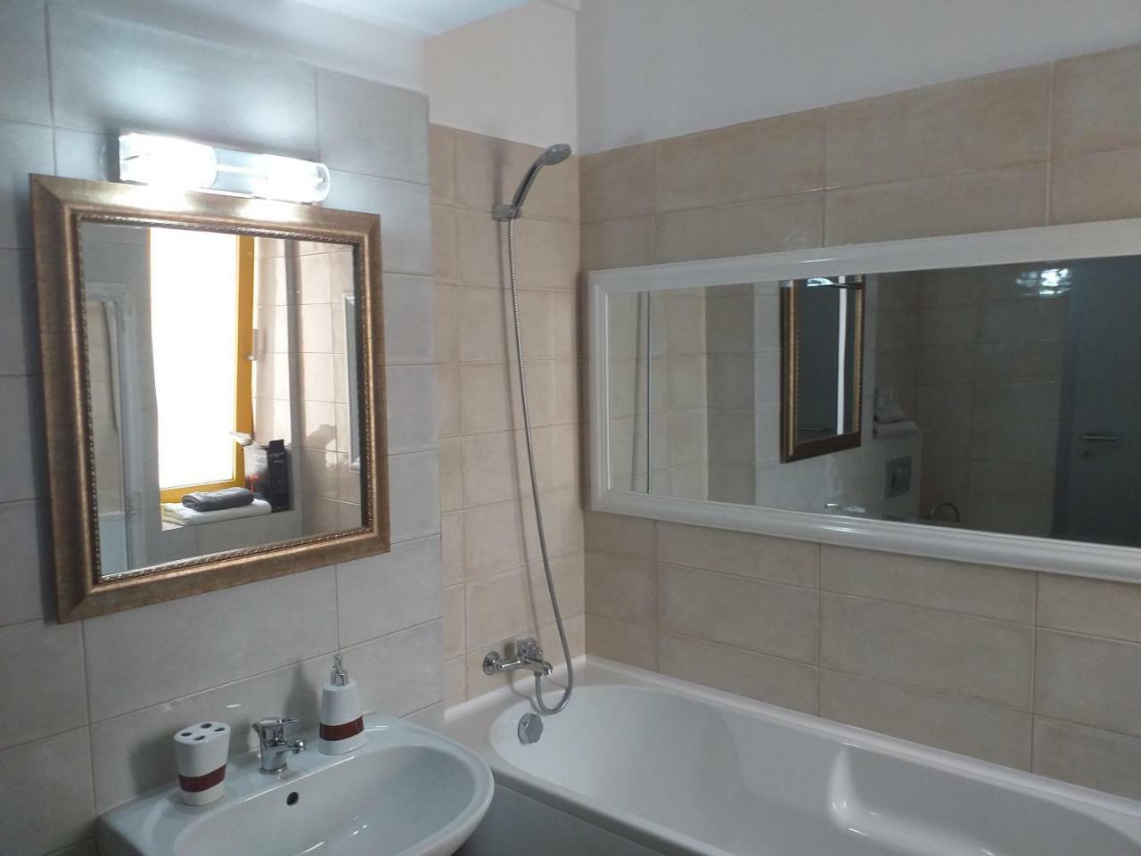 Downtown "Rendez-Vous" Luxury Διαμέρισμα Μπακάου Εξωτερικό φωτογραφία